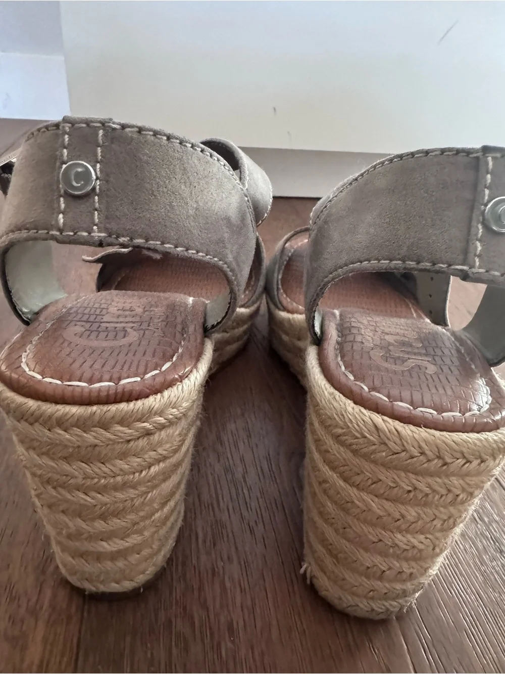 Circus by Sam Edelman taupe suede
